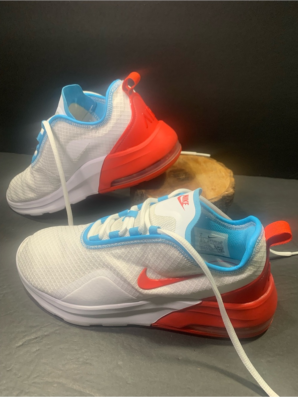 Nike Air Max Motion 2 Women’s White Red Blue Sneakers Shoe Size- 8